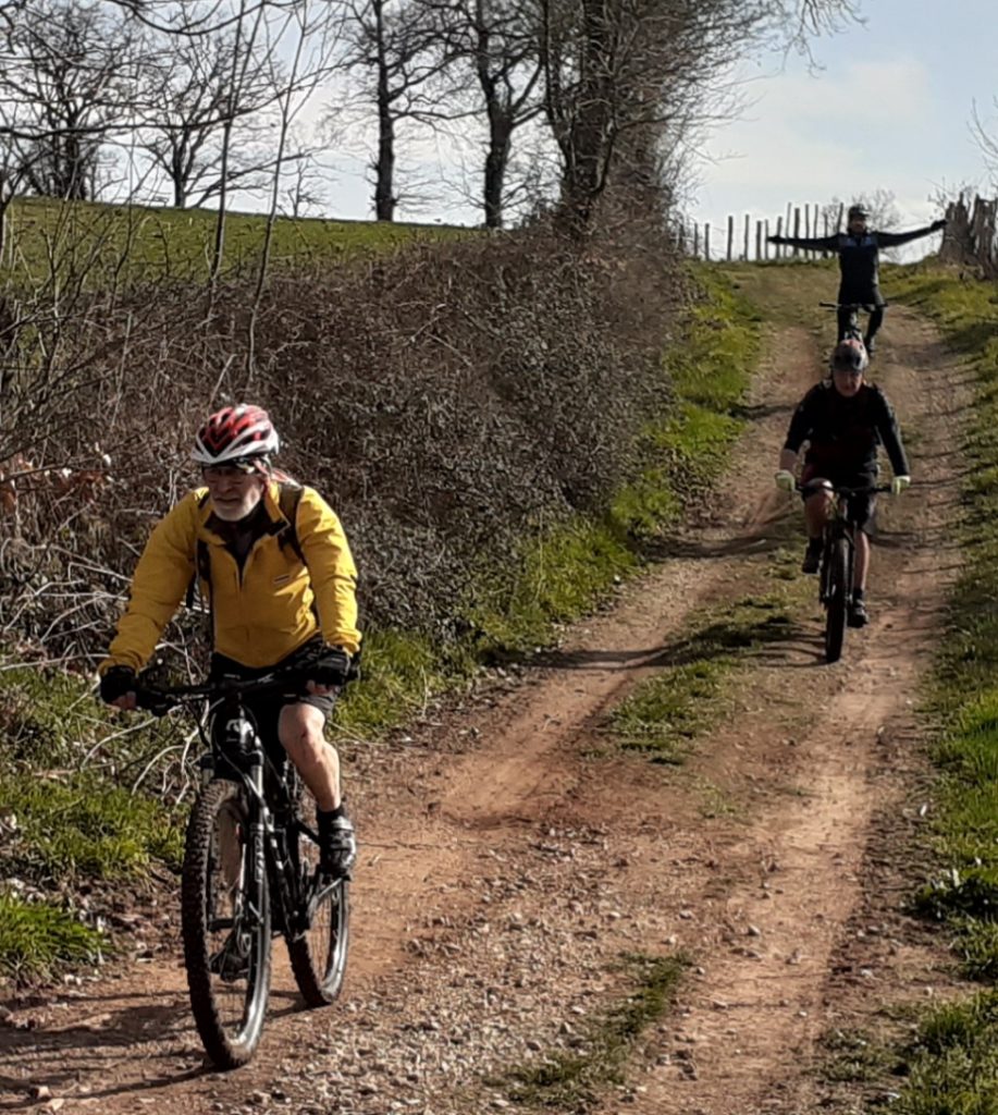 Chemin sur Goutrens