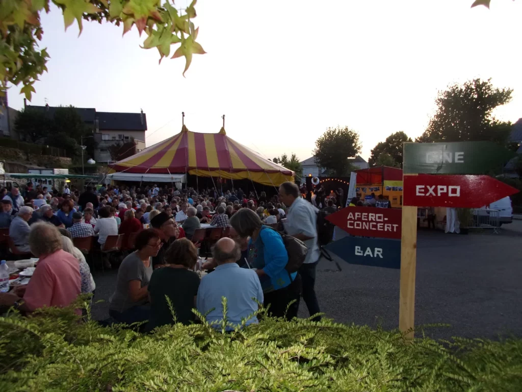 28e Rencontres… à la campagne de Rieupeyroux 2 repas festival